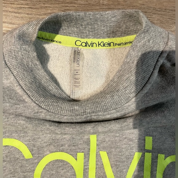 Women’s Calvin Klein sweatshirt - Picture 4 of 5